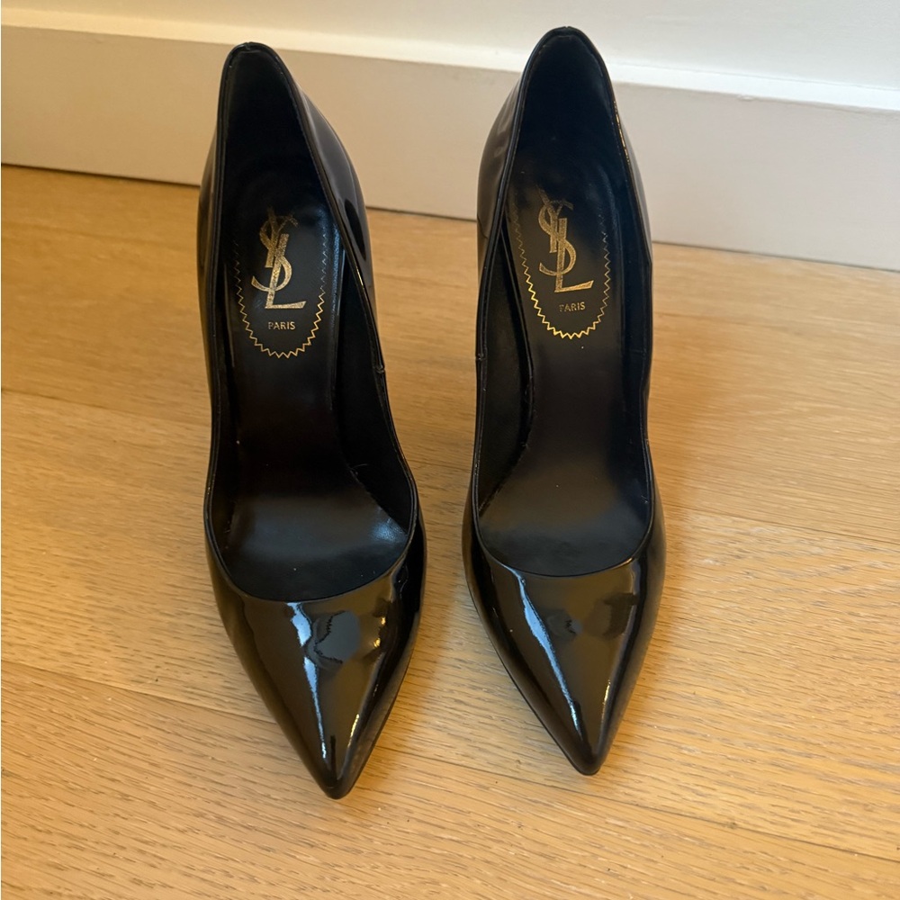 Yves Saint Laurent Glossy Black Heels